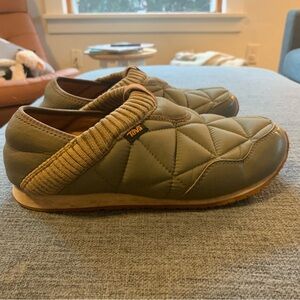 Teva ReEmber in Dark Olive (women's 8, men's 6)